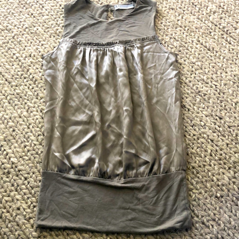 Gray cute sleeveless top